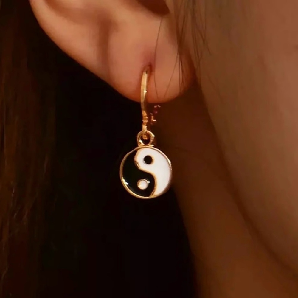 NEW Gold and Black Yin Yang Dangle Earrings